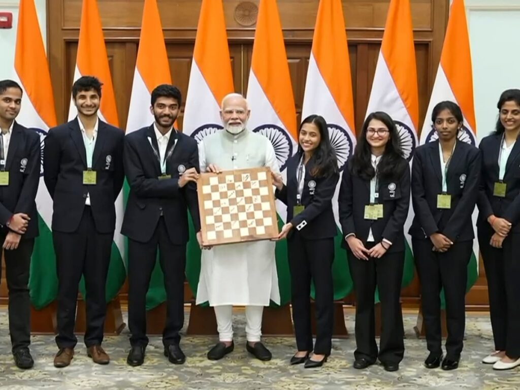 PM Modi Celebrates with India’s Chess Champions, Watches Live as They Win Double Gold at Olympiad!