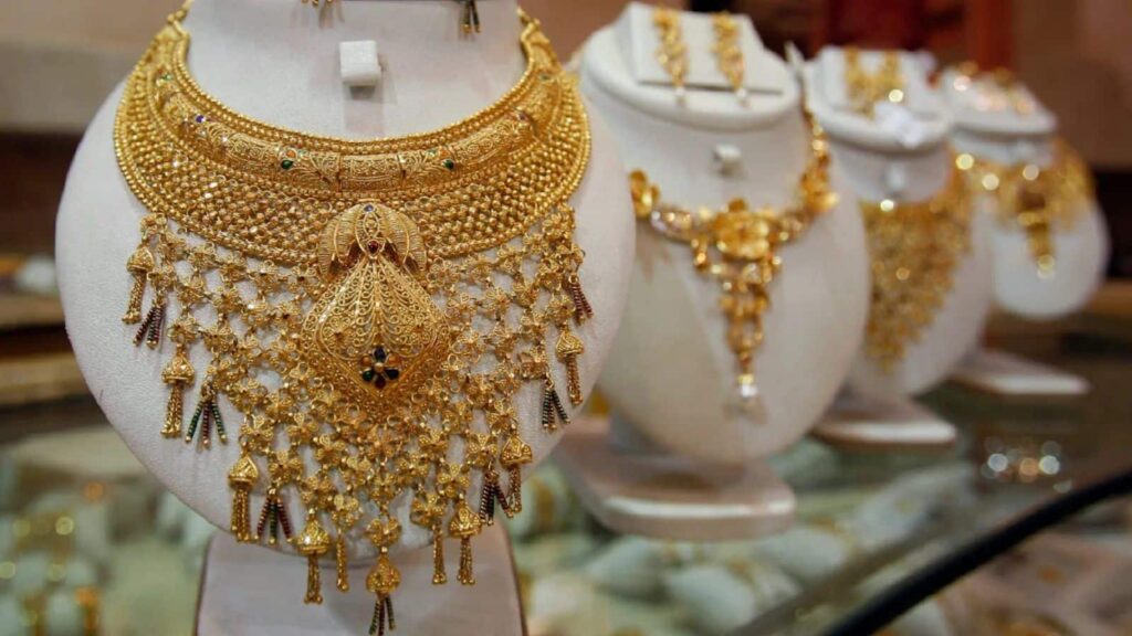 Aditya Birla Jewelry's Director Dilip Goud plans to open 100 Indriya stores by the end of 2025.