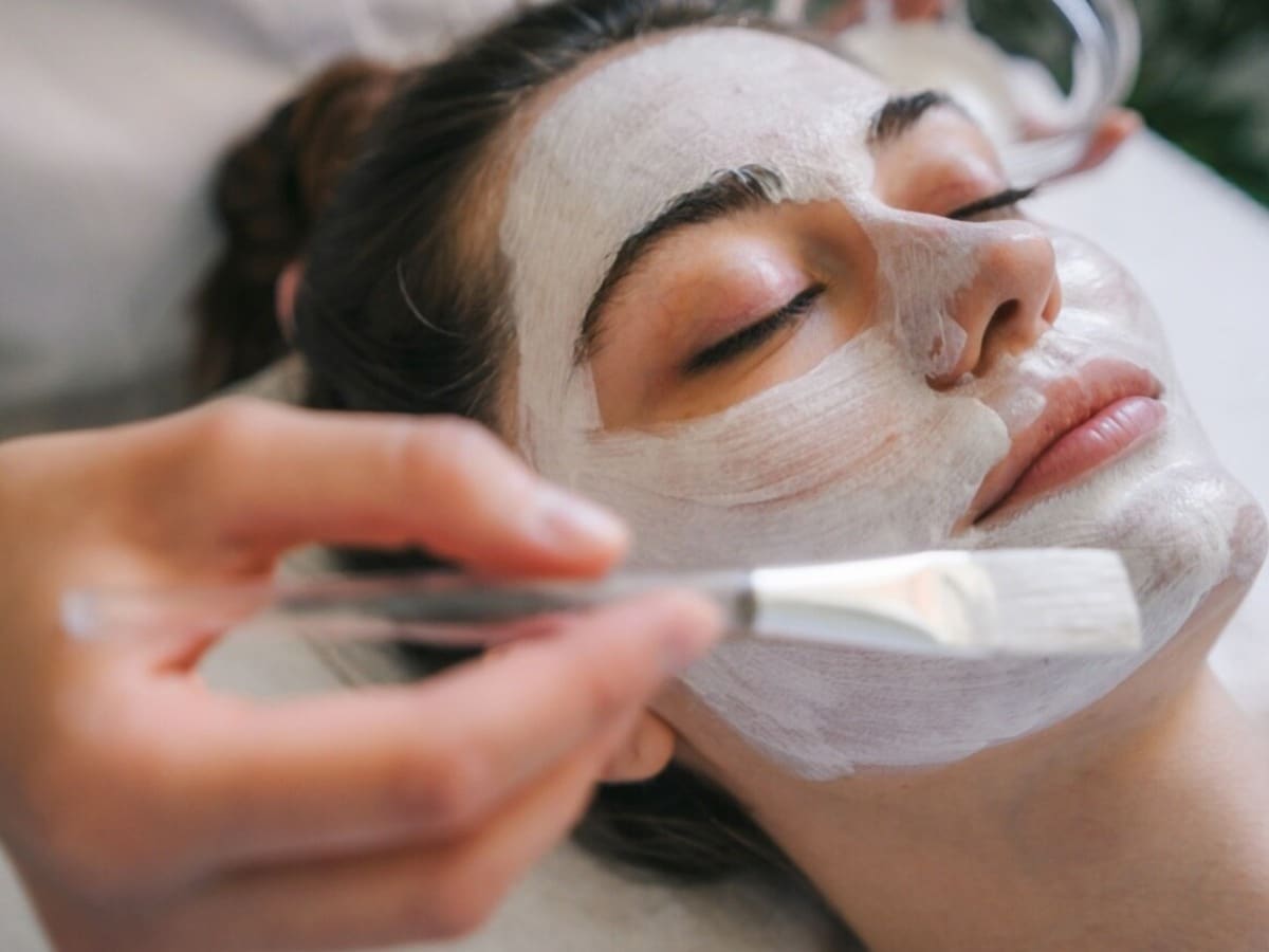 Avoid These Skin Care Mistakes When Using Face Masks to Prevent Damage