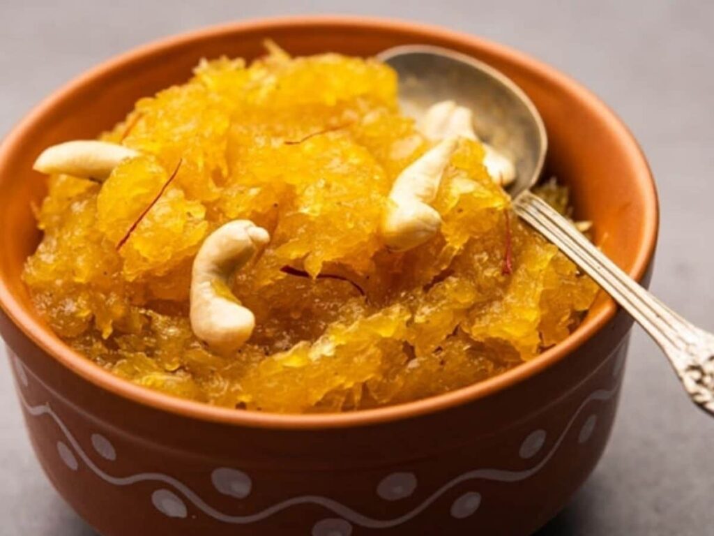 Delicious Banana Halwa for Day 5 of Navratri: A Treat Loved by Goddess Skandamata