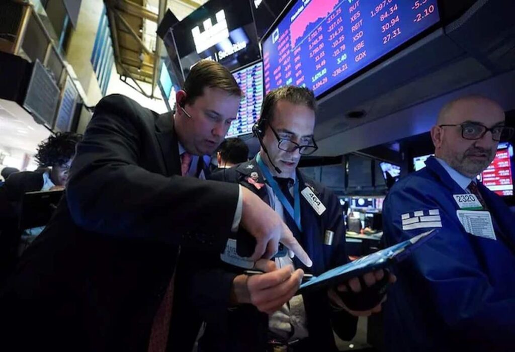 Global Market: Positive Trends, Nikkei Rises Nearly 1%, Gift Nifty Gains