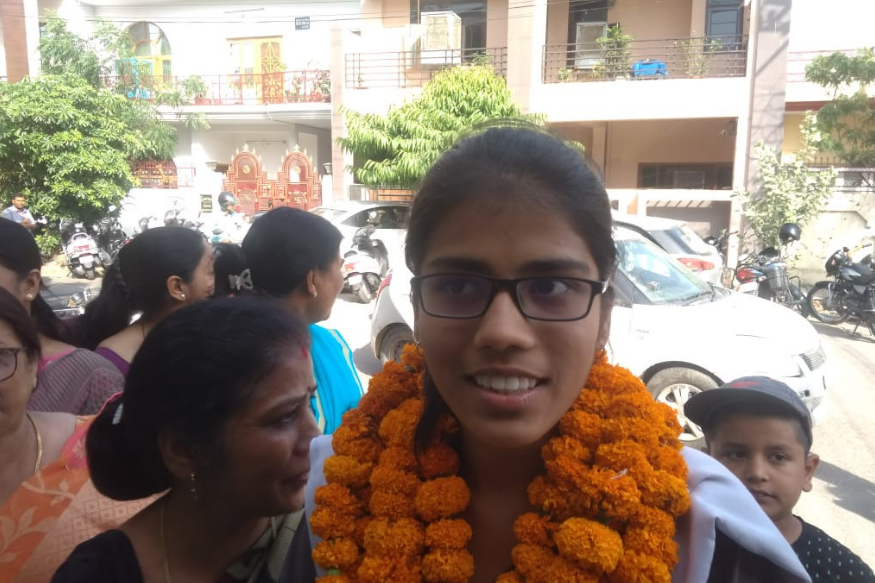 Isha Srivastava Tops Lucknow, Eyes IIT Next