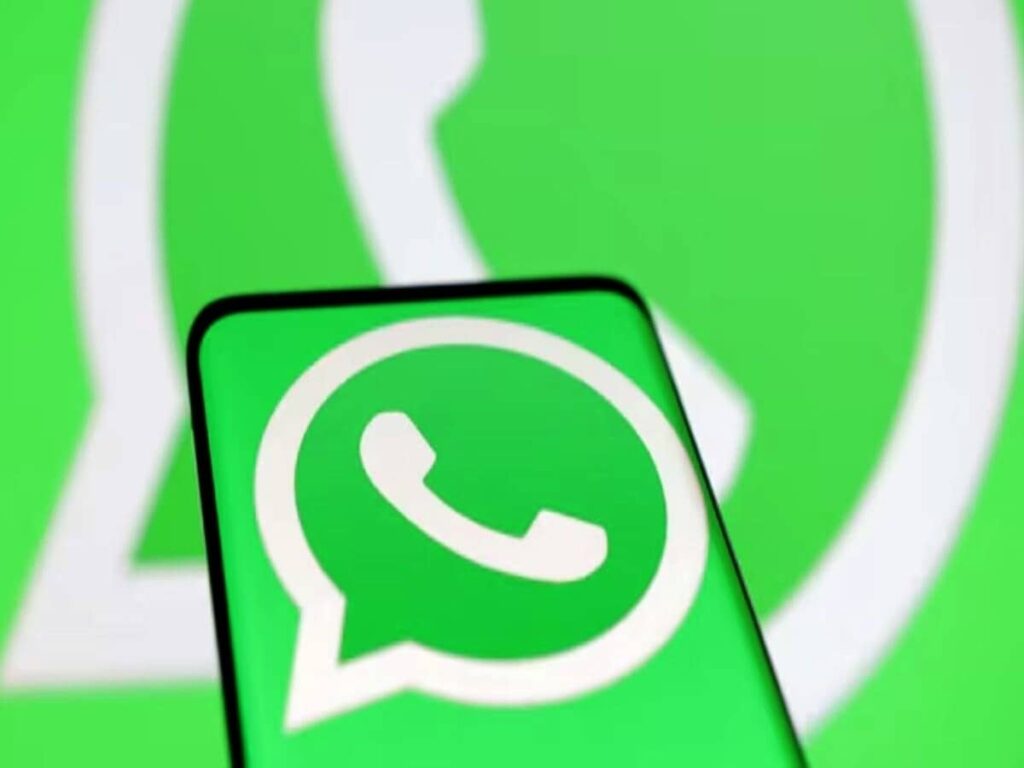 Low-light mode on WhatsApp will brighten your face during video calls