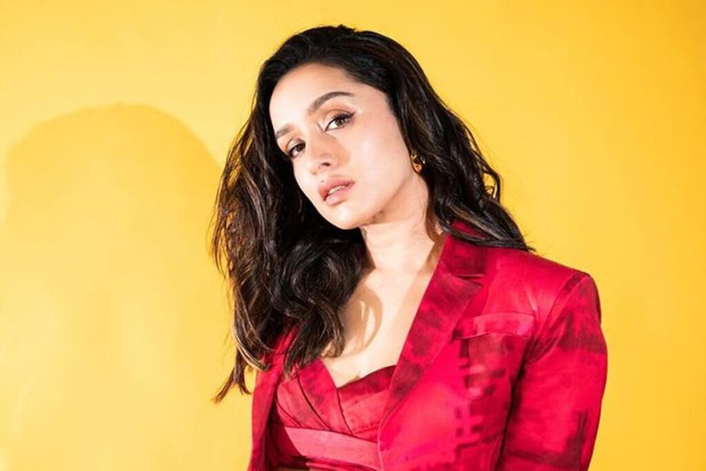 Shraddha's Close Bond with 2 Stars: Seeks Advice Before Signing Movies