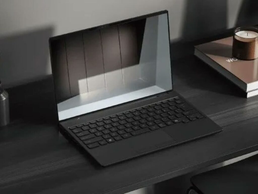 World's lightest 14-inch laptop weighs only 634 grams with a strong body.