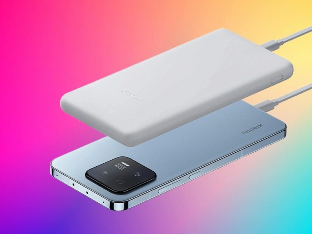 Xiaomi introduces 10000mAh power bank with fast charging for three devices simultaneously.