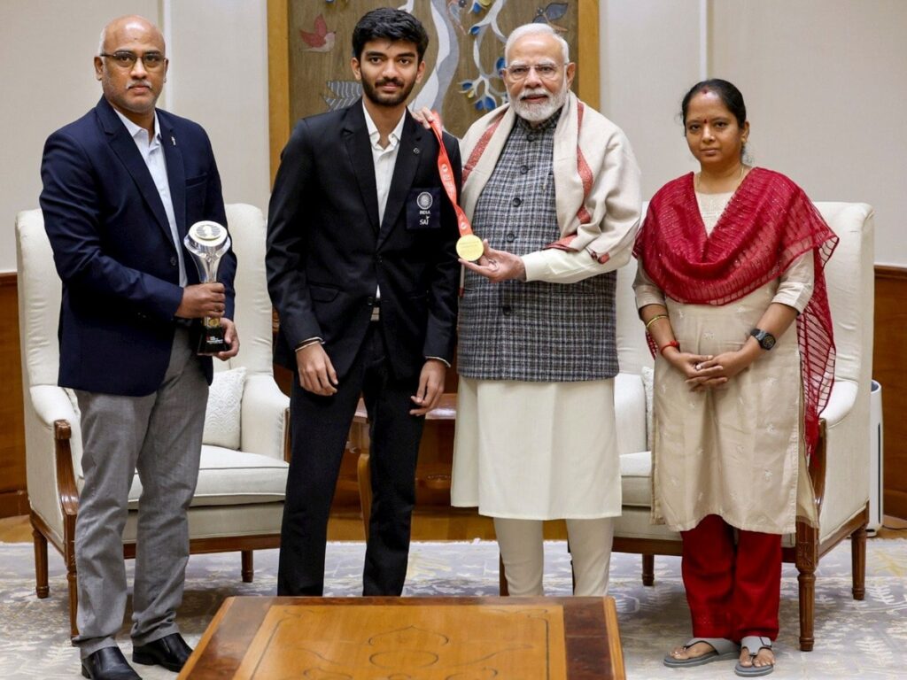 Chess Champion S. Narayanan Meets Modi, Gifts Special Chessboard