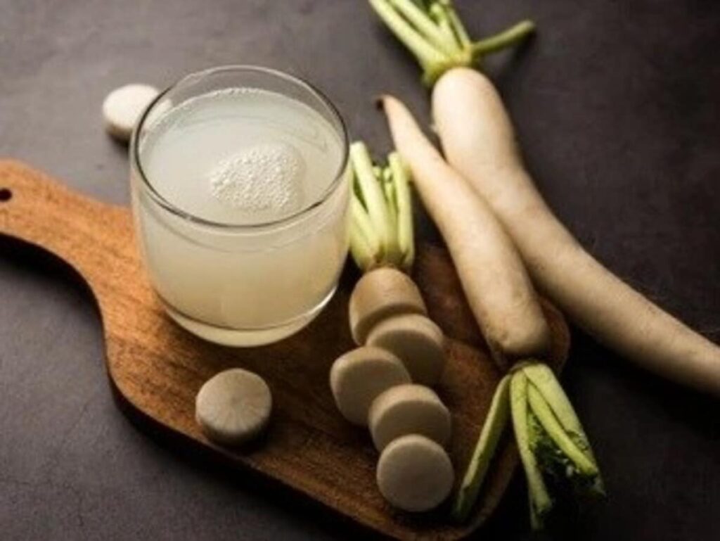 Discover the Benefits of Radish Juice for Weight Loss and Immunity Boost - Plus, Easy Recipe Inside!