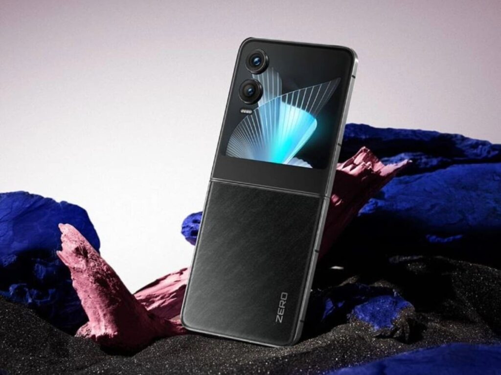 Impressive flip phone with dual display and 50MP selfie camera now 2000 rupees cheaper, with cashback available