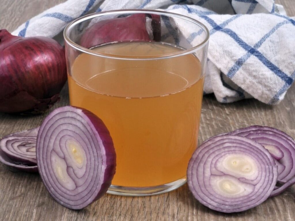 Onion Juice for Stomach Pain: Know the Benefits and Risks