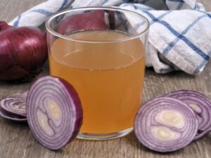 Onion Juice for Stomach Pain: Know the Benefits and Risks