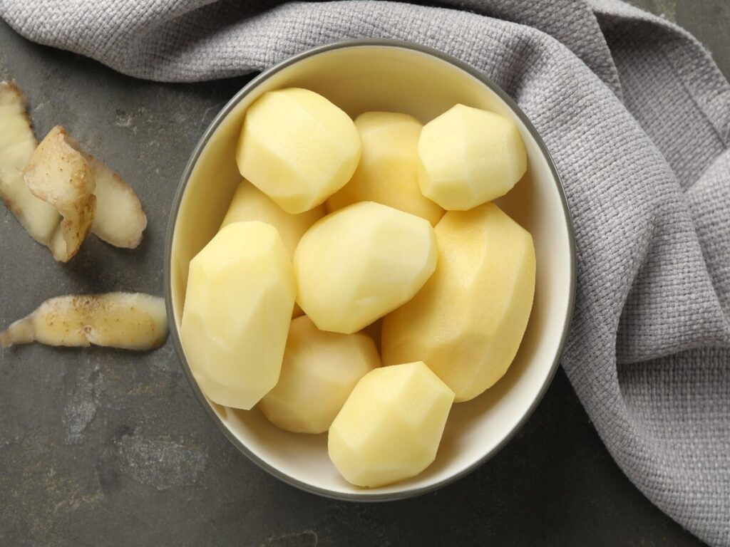 Peel Potatoes in Minutes with These Easy Tips – No Knife Needed!