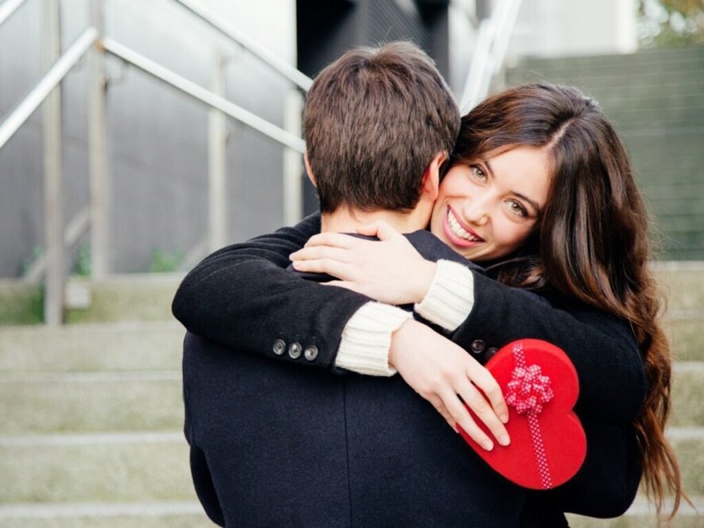 Hugging: More Than Love, Here Are 5 Health Benefits!