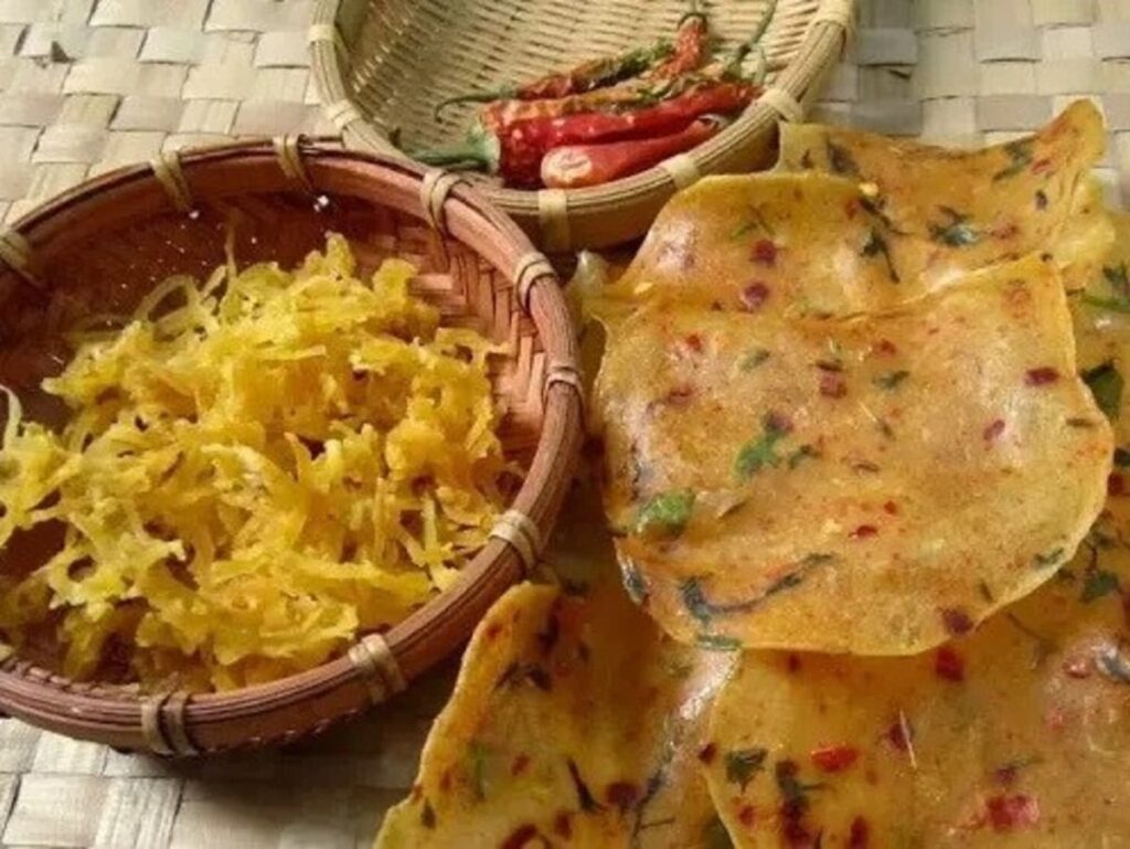 Maha Shivaratri 2025: Savor Crunchy Potato Papad with This Fasting Recipe!