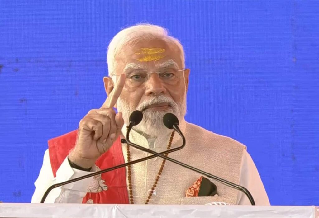 PM Modi's sharp attack on opposition over Mahakumbh and hatred towards Hindu beliefs