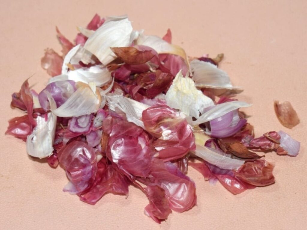 Spice Up Your Dishes with Garlic-Onion Peel Masala!